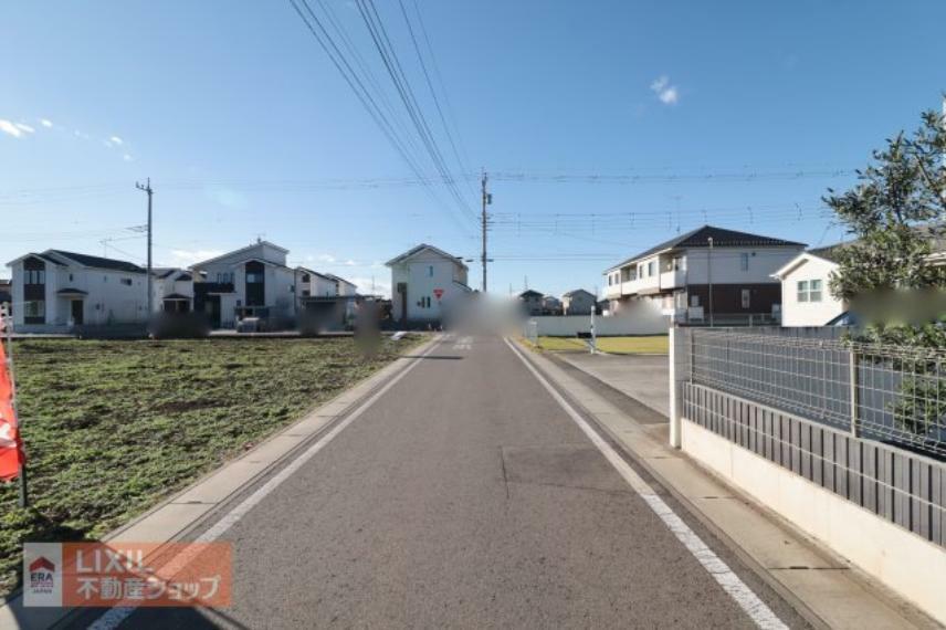 現況写真 【前面道路】道の広さ日当たりなど、ぜひ現地もご確認ください。