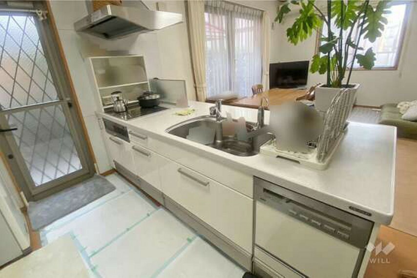 キッチン 【キッチン】IHが採用されているキッチン。食器洗浄機付きです。作業が広く開放感があります。