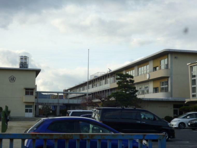 小学校 多治見市立精華小学校