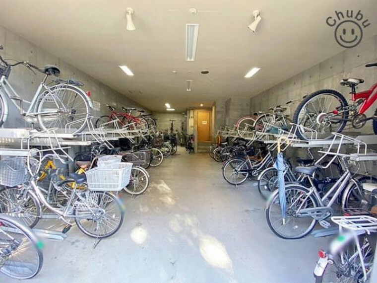 屋根付きの自転車置場