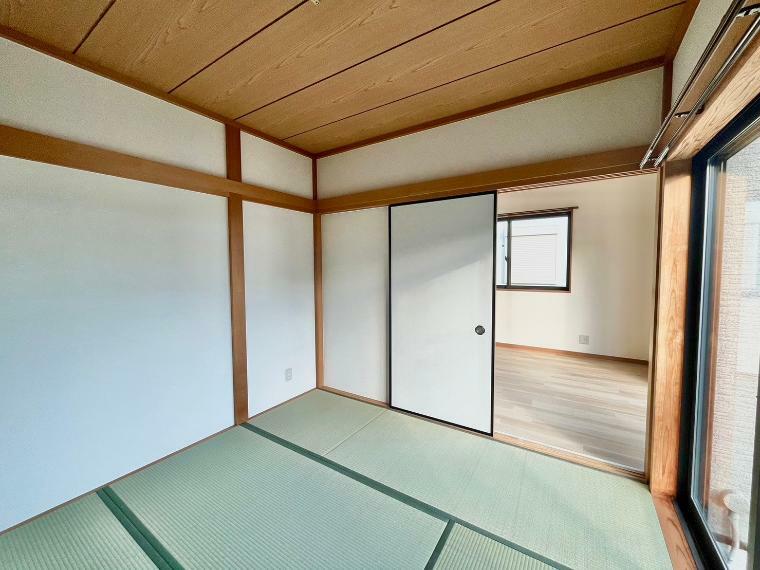 和室 4.5帖の和室です。畳も綺麗です！ 陽当たりも良好です。
