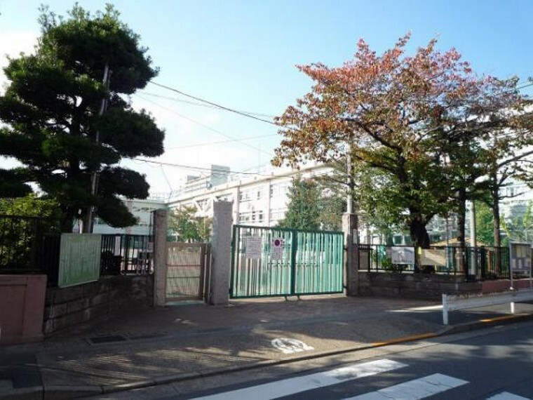 小学校 北区立豊川小学校　徒歩6分