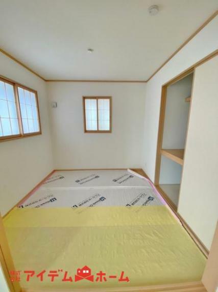 和室 和室は、リビングから目が届く場所なので、お子様の遊び部屋・お昼寝スペースとして使うのもオススメです。