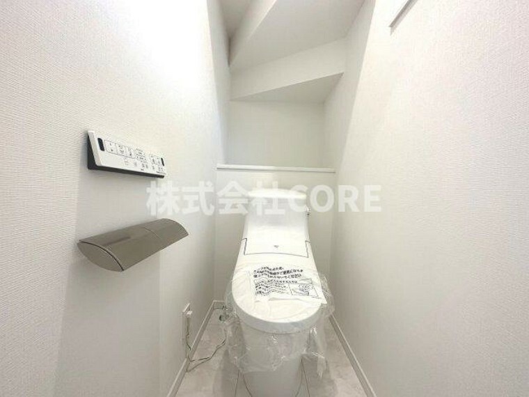 トイレ 1・2階におトイレがあります。壁面にリモコンが付いますので清潔です。