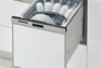 【食器洗い乾燥機】  食事の後片付けをサポートしてくれるビルトインタイプの食器洗浄乾燥機が標準装備。家事の時間短縮になるだけでなく、手洗いに比べて大幅に節水できる省エネタイプを採用しています。