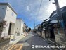 現況写真 前面道路も幅員があり車の運転も安心！前面道路は閑静な住宅地で車通りの少ない道路です。