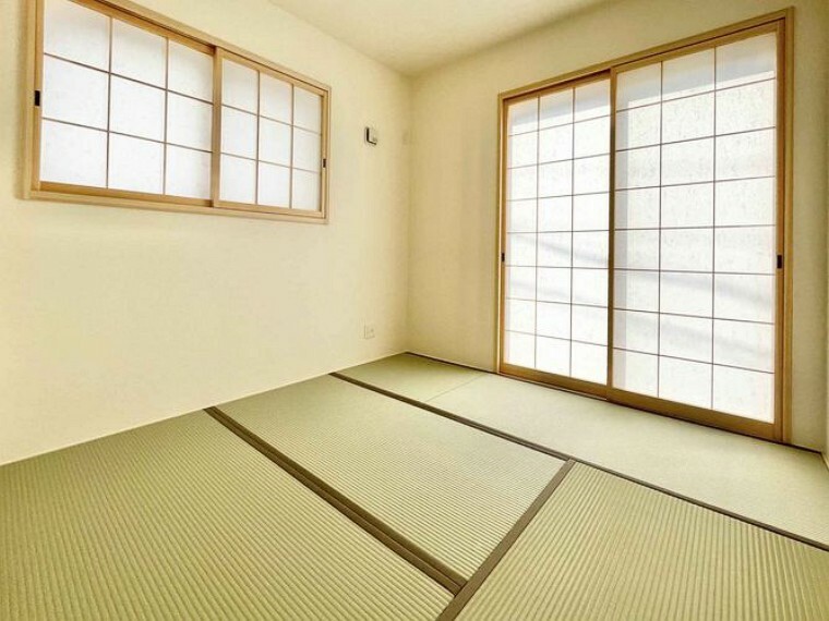 ＼同仕様写真/新しい畳の香りのするタタミスペースは、使い方色々。客室やお布団で寝るときにぴったりの空間ですね。