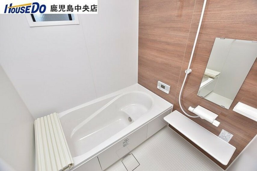 浴室 【浴室】浴室暖房乾燥機付きの浴室です