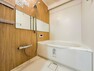浴室 バスルームは、1日の疲れを取り、心身を癒すことができる場所。住まいの中のリラクゼーション空間です。浴室乾燥機も完備されております。室内（2023年12月9日）撮影