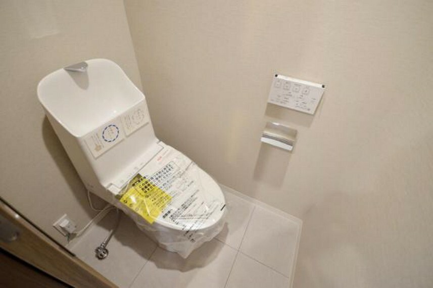 トイレ ■トイレ■ 新規交換済みのシャワートイレ