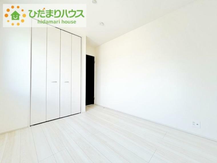 洋室 白を基調とした開放感あふれるルームデザイン（^^）