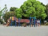 公園 渡田新町公園 住宅街の十分な広さの公園です。ブランコ・滑り台などの遊具があり、ベビーカーで入れますので、小さなお子様も楽しめます。