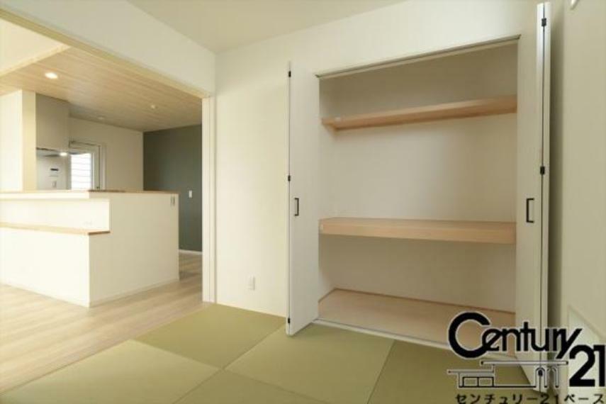 和室 ■現地撮影写真■和室にも便利な収納スペースを完備！