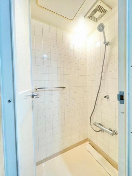 浴室 2世帯でも居住可能。サブのお部屋にはシャワー付きです。