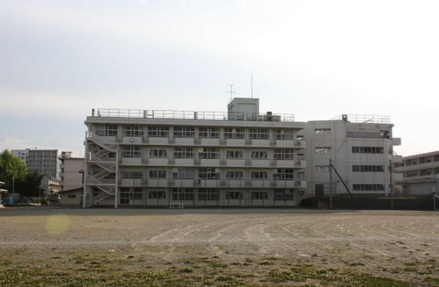 中学校 仙台市立三条中学校　500m（徒歩7分）