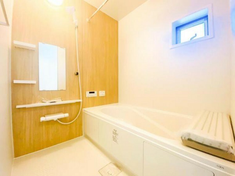 浴室 1坪以上の浴室です。足を伸ばしてゆったりバスタイム。セミオートバス・浴室乾燥機付です。