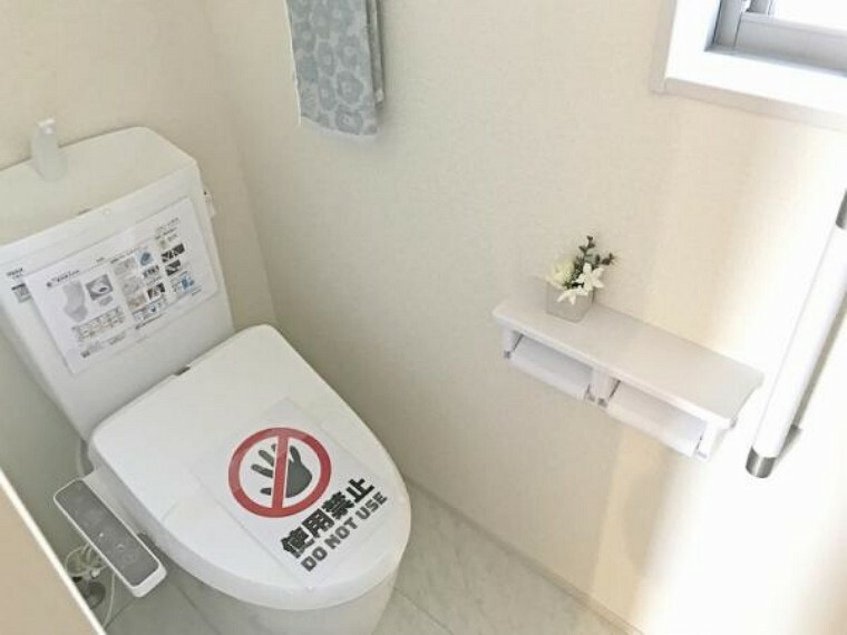 トイレ 2階トイレ　温水洗浄機能付（家具・調度品は価格に含まれません）