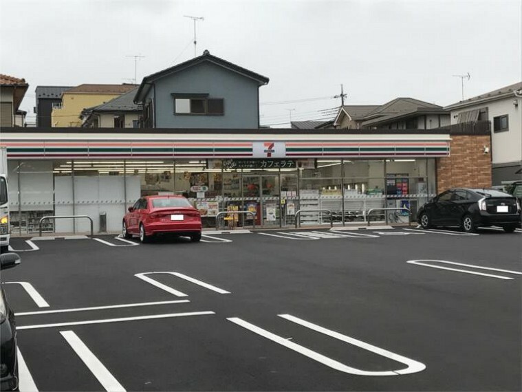 コンビニ セブン-イレブン さいたま櫛引町2丁目店