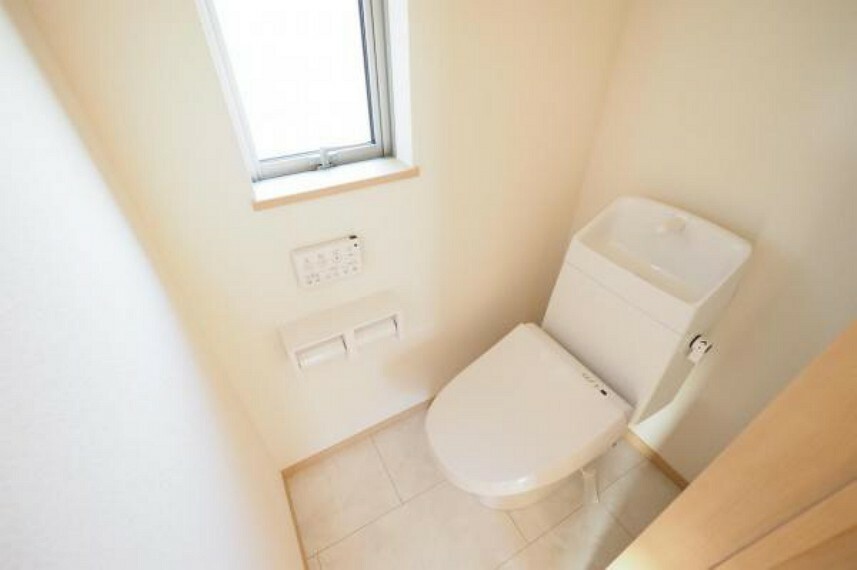 トイレ ■トイレ■　ウォシュレット付き温水洗浄便座（2階）