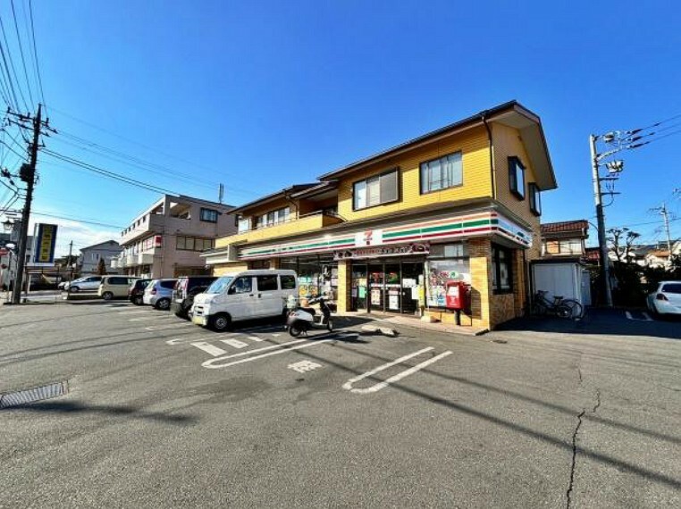 コンビニ セブンイレブン所沢岩崎店 24時間営業　駐車場は広く停めやすさがポイントです！