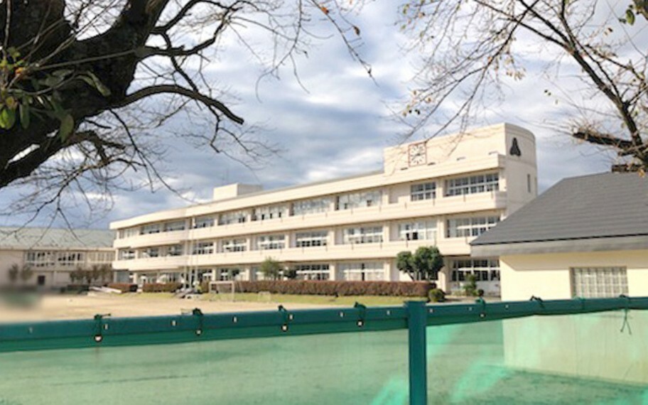西那須野中学校（約650m）