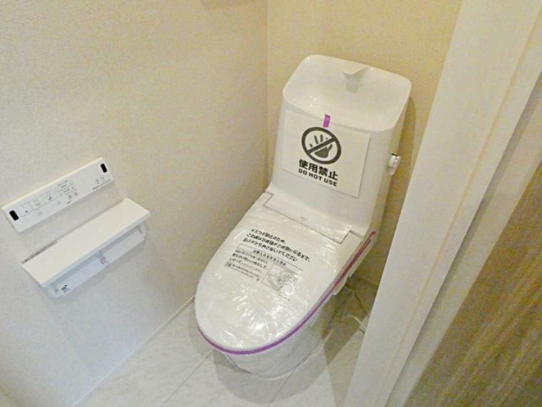 トイレ 各フロア1カ所ずつシャワー機能付トイレを設置しており、忙しい朝の混雑も解消！