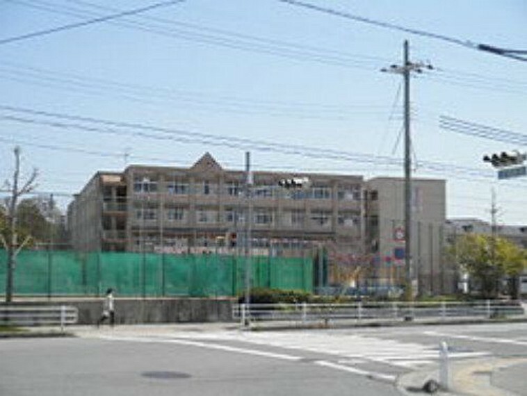 小学校 神戸市立長坂小学校 徒歩6分。