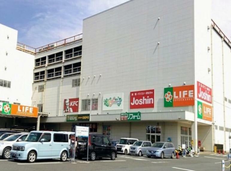 スーパー 【スーパー】ライフコーポレーション相模原モール店まで756m