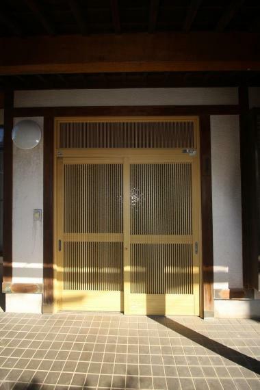 玄関 立派な日本風の玄関です