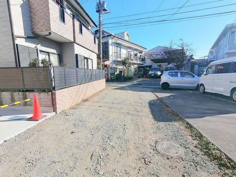 現況写真 緑の潤いと開放感！静かで落ち着いた住環境！■日野市栄町2　新築一戸建て■