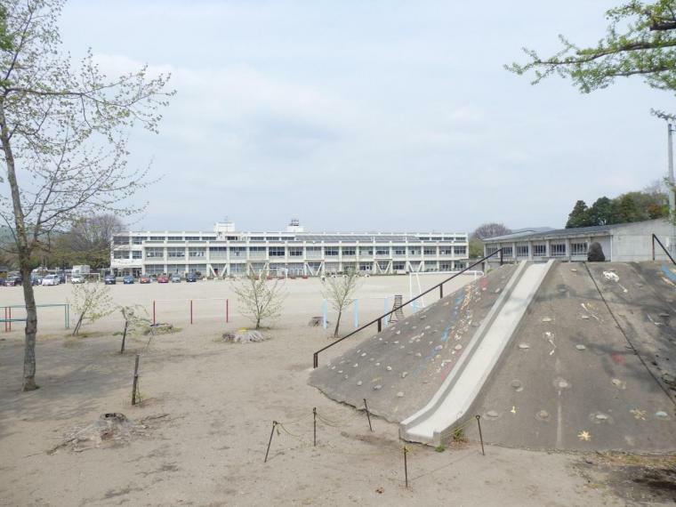 小学校 各務原市立那加第二小学校まで約1460m（徒歩19分）