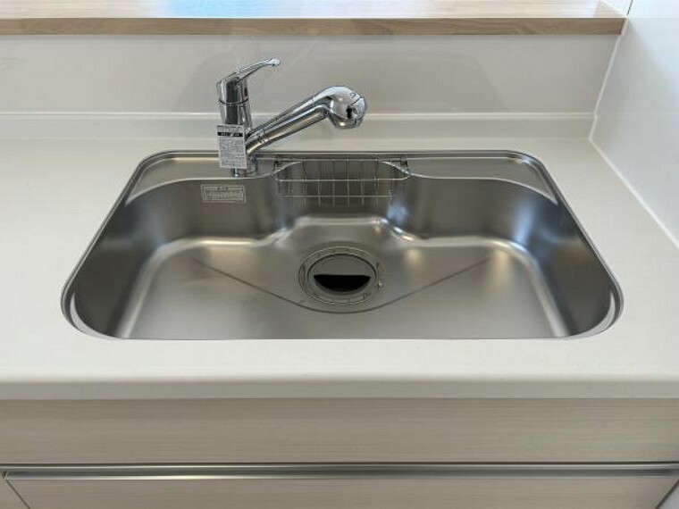 キッチン 【シンク】ボタン一つで切り替え可能な浄水器一体の水栓！