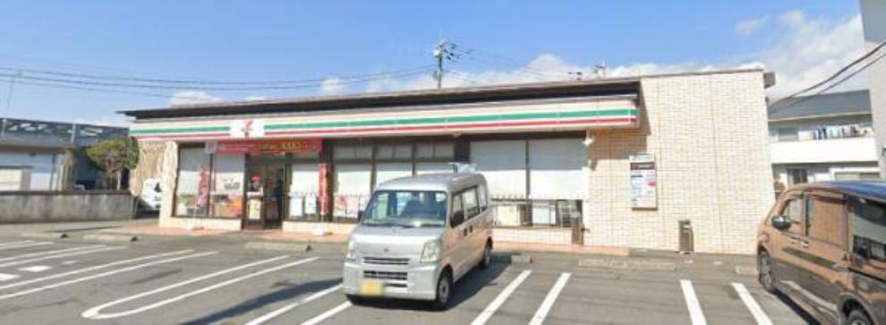 コンビニ 【コンビニ】セブンイレブン富士宮羽鮒店まで約2000m（車で約5分）です。買い忘れがあった際や公共料金のお支払いに便利ですね。