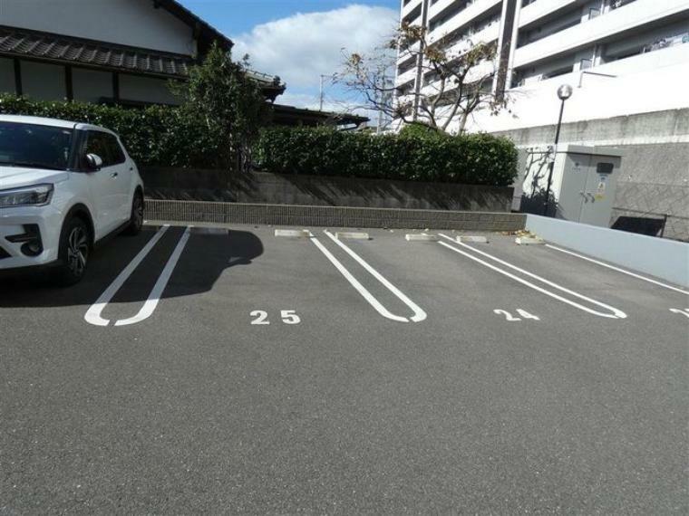駐車場 敷地内平置駐車場1台承継可（月額7000円）