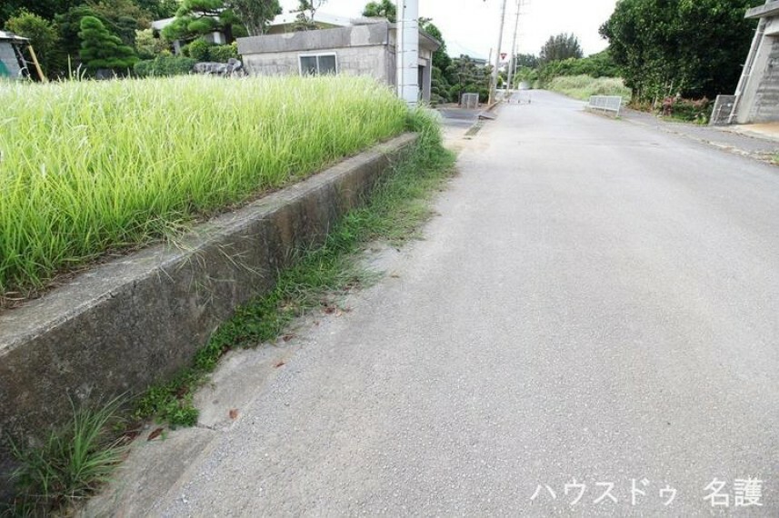 現況写真 前面道路含む現地写真