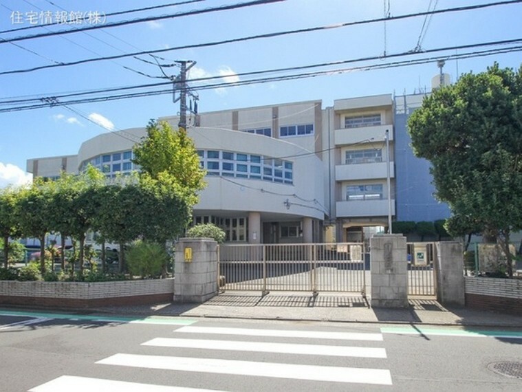 中学校 横浜市立六浦中学校 750m
