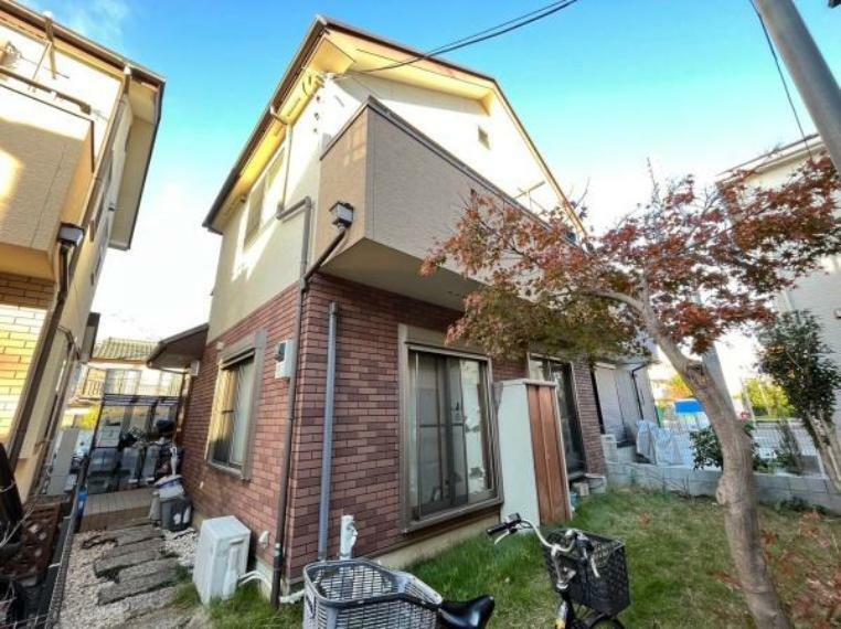 外観写真 閑静な住宅地で子育て家族にもおすすめ。毎日のお散歩も快適な緑に恵まれたエリアで、自然に包まれた穏やかな暮らしを実現するための、ゆとりある住環境が整っています。