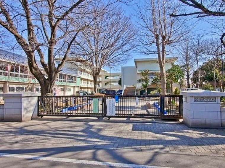 小学校 所沢市立伸栄小学校 西武新宿線「新所沢駅」が最寄りの小学校でございます。ご近所の評判も良いです！