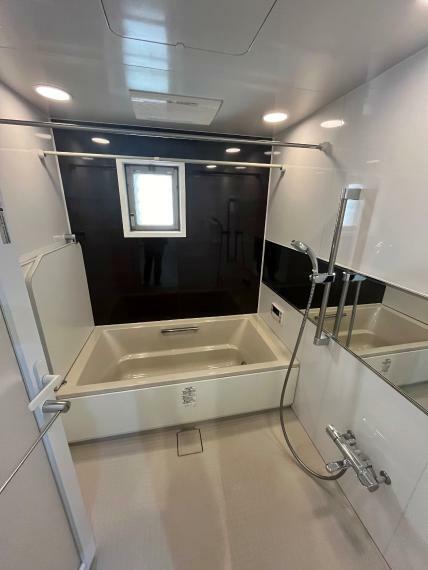 浴室 戸建感覚のユニットバスサイズ！窓・追炊機能・浴室換気乾燥機付！