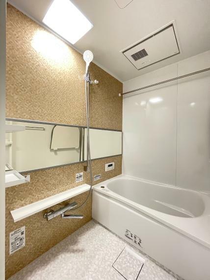 浴室 浴室乾燥暖房機付きのバスルーム。ゆったりとした広さでくつろげます。