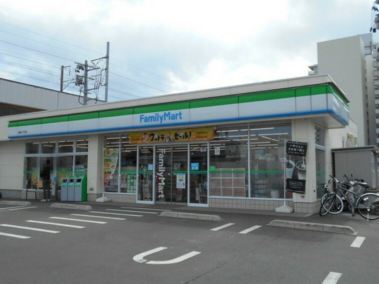 コンビニ ファミリーマート 長町六丁目店　185m（徒歩3分）