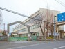 小学校 【綾瀬市立綾北小学校】980m　交差点近くにあり、すぐ隣には交番があります。バス通に面しており、交通の便も良いです。