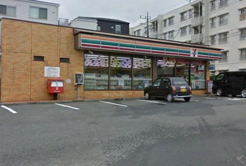 コンビニ セブンイレブン川崎久末団地店