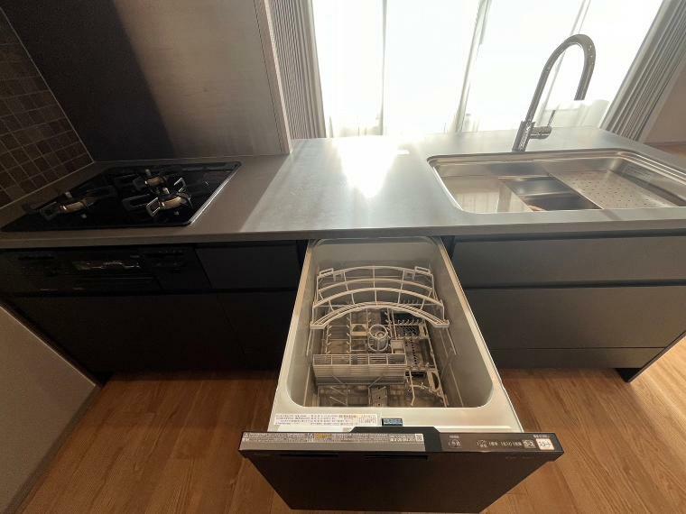 キッチン 食洗機付きのシステムキッチンです