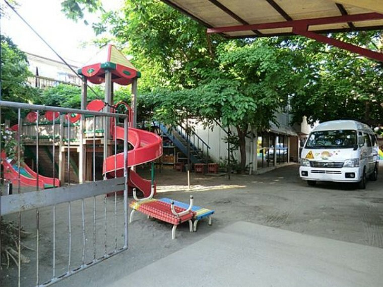 幼稚園・保育園 鶴見平和幼稚園まで約80m