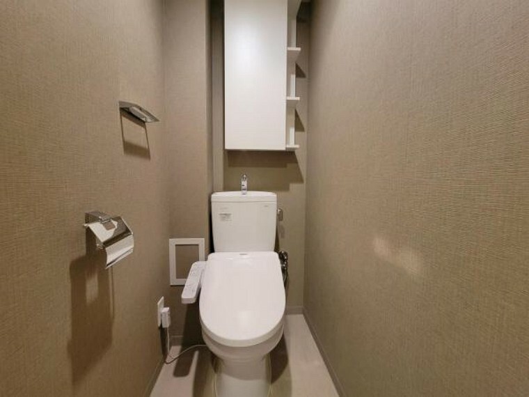 トイレ トイレにも収納スペースがあります