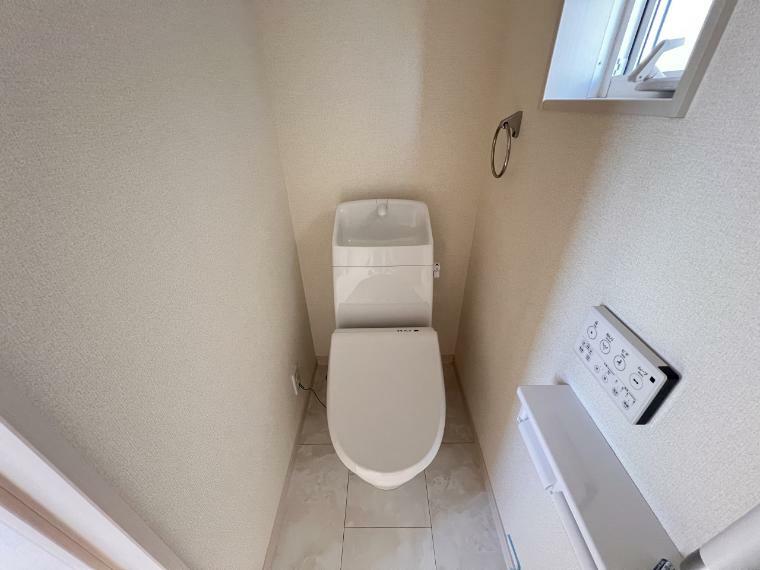 トイレ トイレは1、2階にご用意。ウォシュレット機能付き（1号棟）