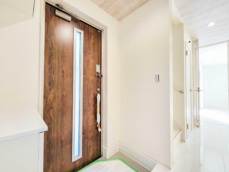玄関はおうちの顔と言われます。玄関アプローチは、外観デザインの印象を左右します。