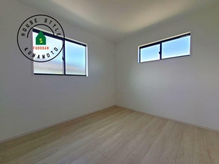 採光良好な洋室は全居室、複層ガラスの遮熱効果と断熱効果で、一年中快適に過ごせます。