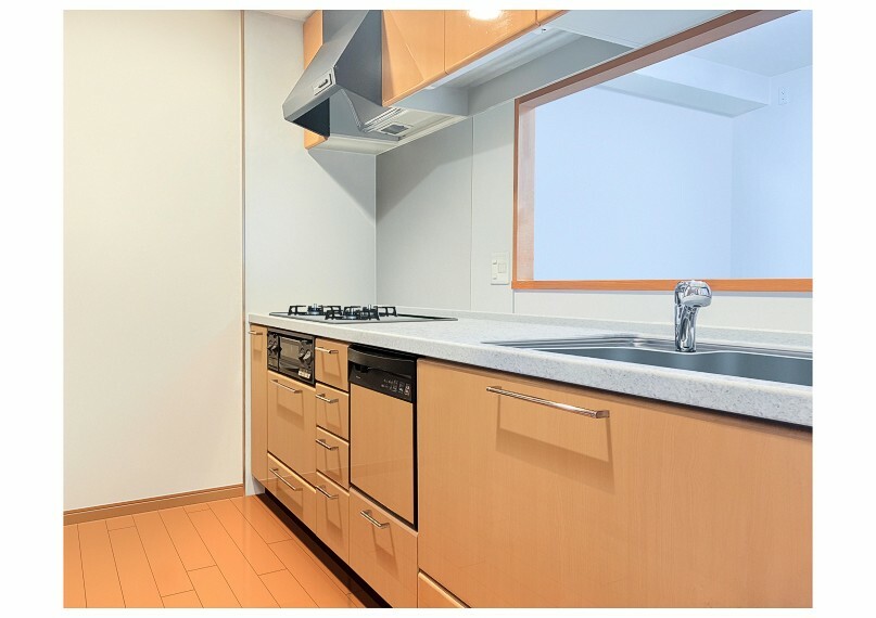 キッチン、CGで家具消処理したイメージにつき、リフォームを行う場合は別途費用が発生します。